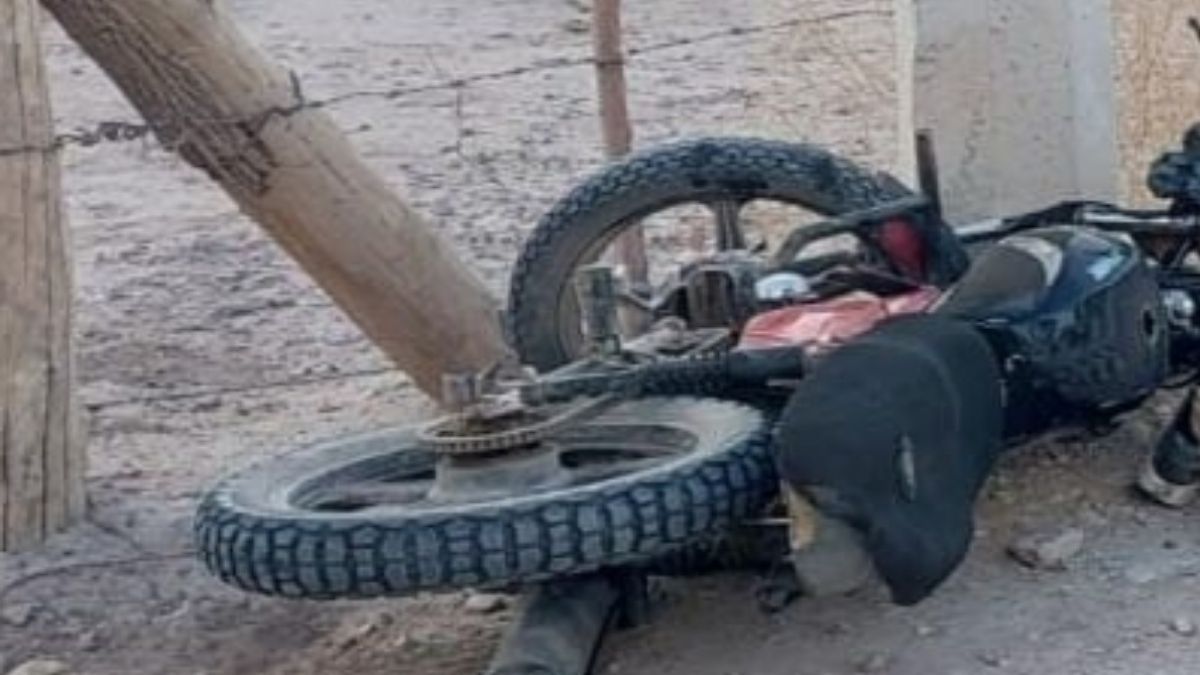 Debido a que Pérez Mora no portaba casco protector, el golpe de gran magnitud fue directo en la cabeza.
