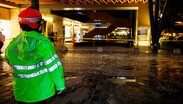 Protección Civil evaluó los daños en el centro comercial para destacar más riesgos.