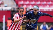 La rojiblancas a pesar de tener una integrante más en el campo no fue suficiente para empatar el partido | Chivas Femenil