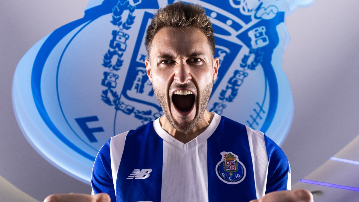 Santiago Giménez usó el '29' en Cruz Azul y Feyenoord / @FCPorto