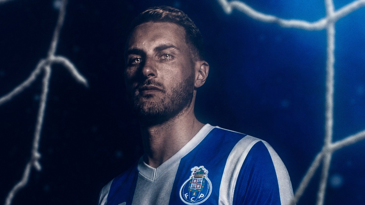 Santiago Giménez es nuevo delantero del FC Porto / @FCPorto
