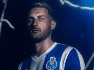 Santiago Giménez es nuevo delantero del FC Porto / @FCPorto