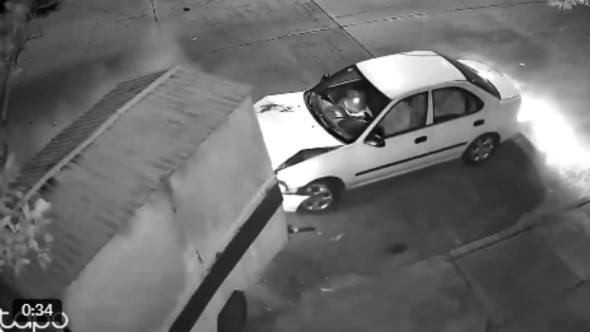Video capta choque contra puesto de tacos en la Zona Industrial de Guadalajara