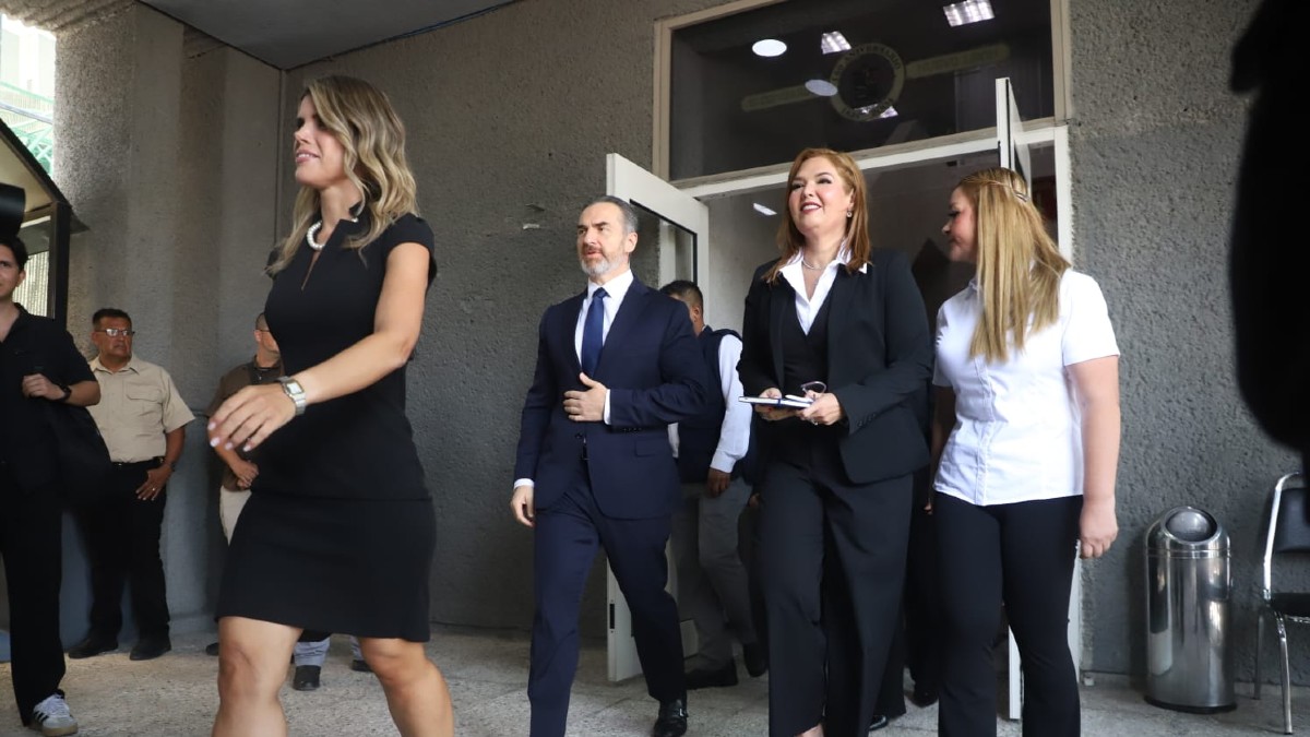 Adrián de la Garza estuvo presente en el salón de sesiones