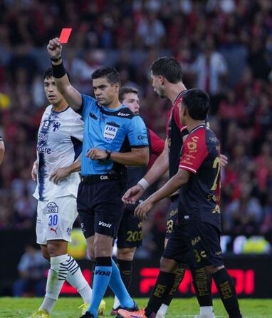 Atlas FC es el equipo que más tarjetas rojas tiene en la Liga MX