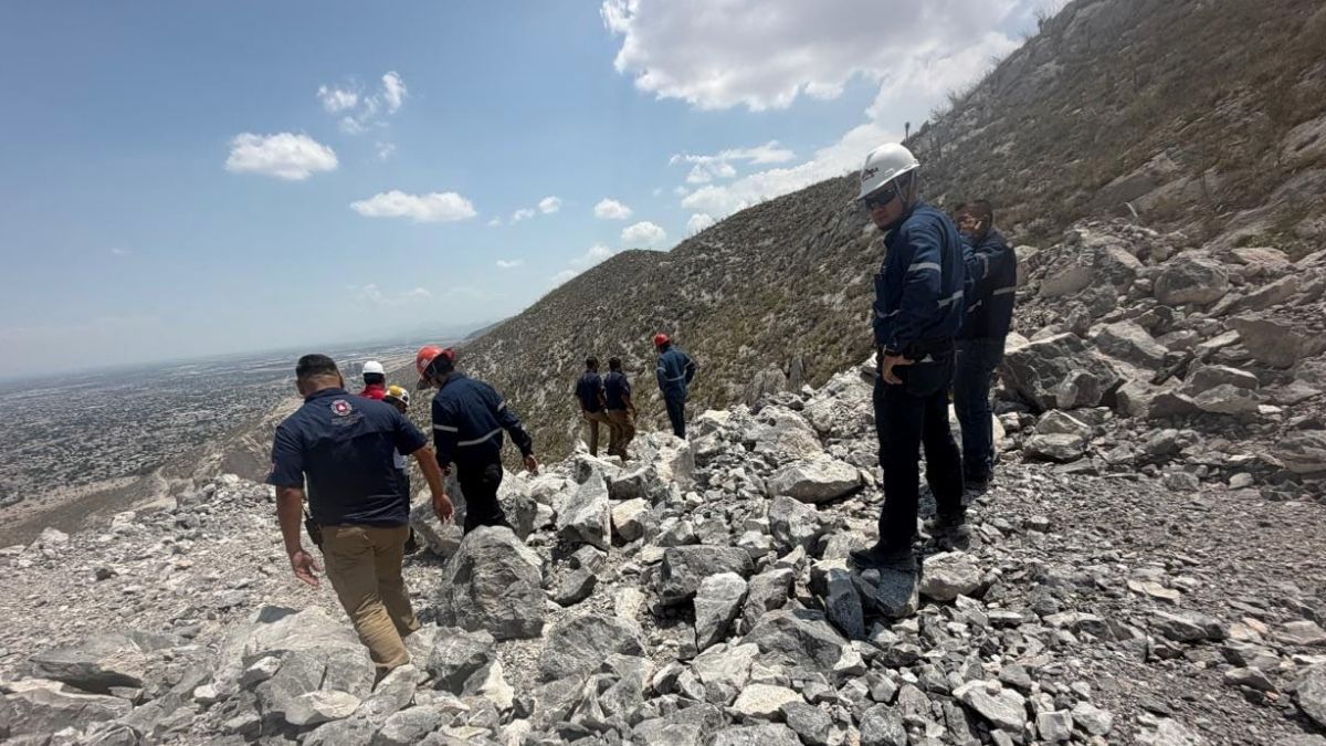 Tras concluir las labores de rescate en el cerro, el cuerpo fue entregado a las autoridades correspondientes y enviado al Servicio Médico Forense.