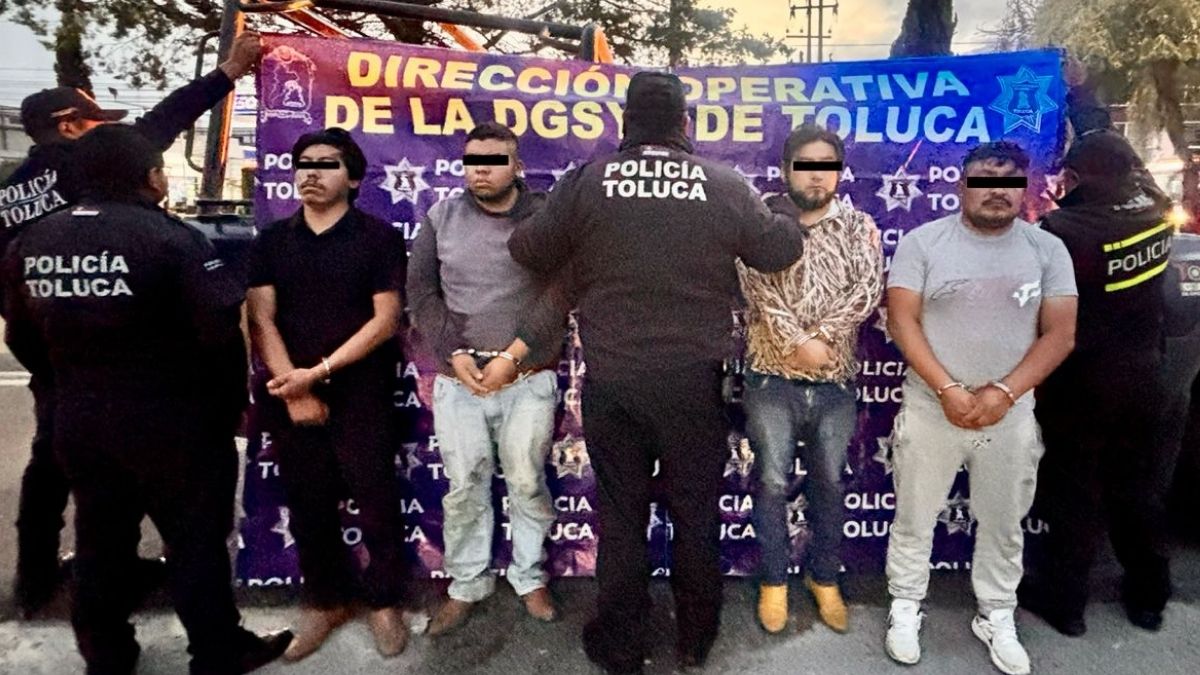 Detienen a cuatro hombres en Toluca por robar ganado; recataron a 9 borregos.