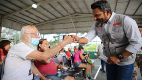 DIF de Guadalupe entrega lentes gratuitos a ciudadanos