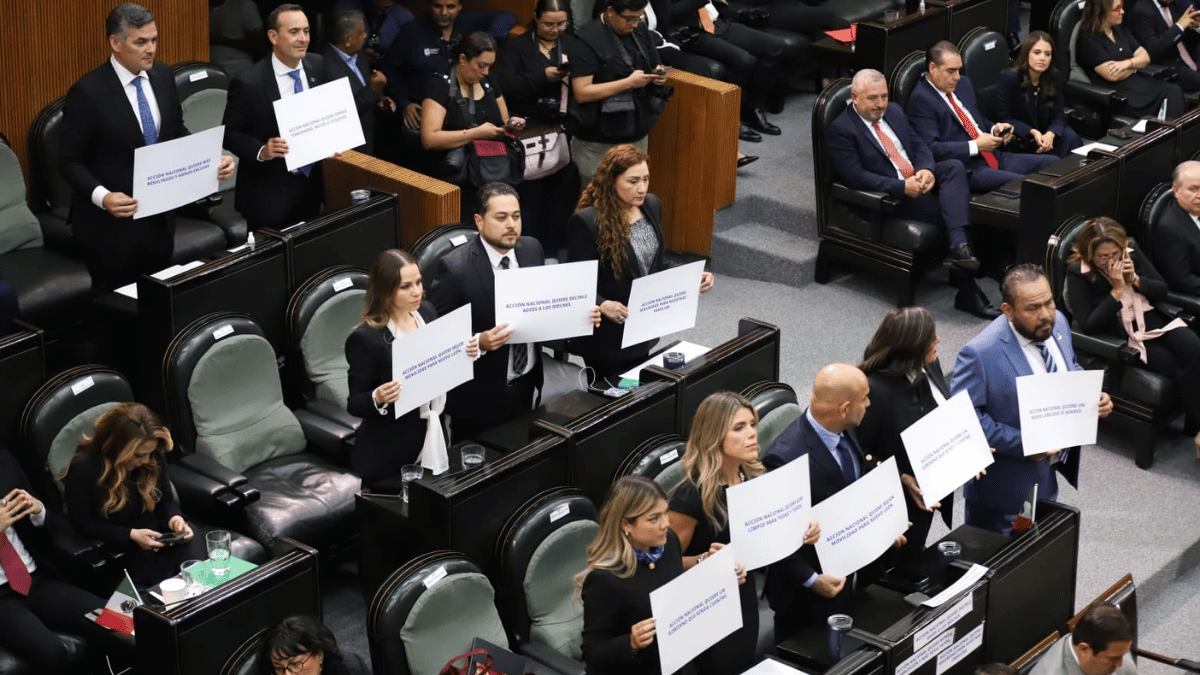 Diutados critican el "trabajo" de Samuel García.