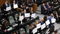 Diutados critican el "trabajo" de Samuel García.