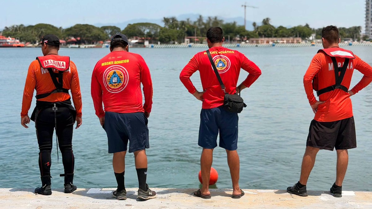 Los equipos de emergencia realizaron recorridos e inmersiones durante toda la noche y parte del lunes | Protección Civil Puerto Vallarta