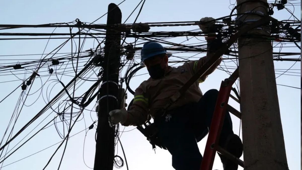 Guadalajara ha retirado 83 kilómetros de cableado, pero la mayoría de empresas no colabora