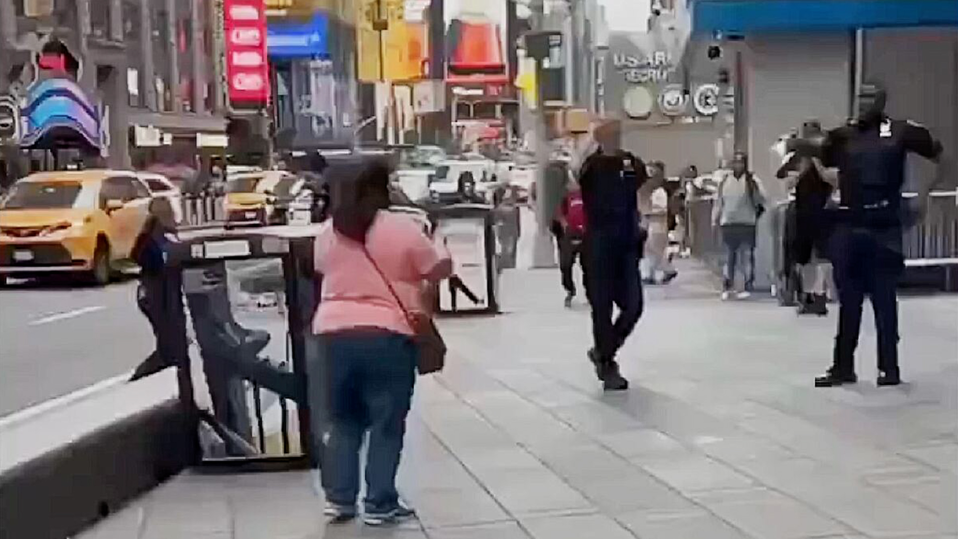 Mujer es abatida por tras apuñalar a 2 personas en Times Square. TD Nocturno CdMx, 01 de septiembre 2026