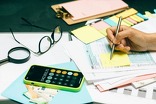 El SAT establece diferentes límites de deducción según el nivel educativo cursado.
