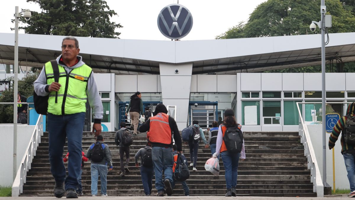 Volkswagen de México anunció el despido de 720 trabajadores de su planta en Puebla | Anel Esgua