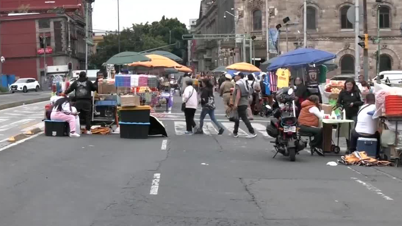 Comerciantes levantan bloqueo en avenida Juárez tras acuerdo con autoridades