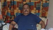 Don Saúl pierde una pierna tras caerle un poste en Monterrey, el y su familia exigen justicia