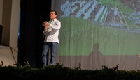 El fotoperiodista y gerente de Milenio Puebla, Andrés Lobato, presentó su taller “Fotos de Viajes, Cultura y Aventura |