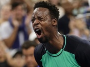 Monfils se convirtió en el jugador más longevo en ganar un partido del US Open desde que la leyenda Jimmy Connors lo consiguiera en 1992.