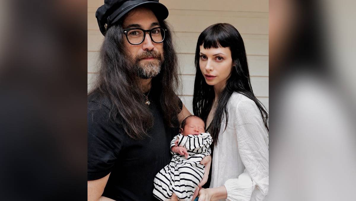 Sean Ono Lennon y Charlotte Kemp Muhl anunciaron el nacimiento de su primero hijo en una publicación por medio de sus redes sociales