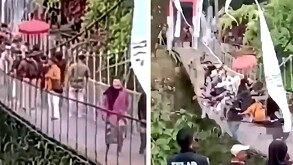Algunas de las personas trataron de sujetarse a la estructura del puente para evitar caer al río