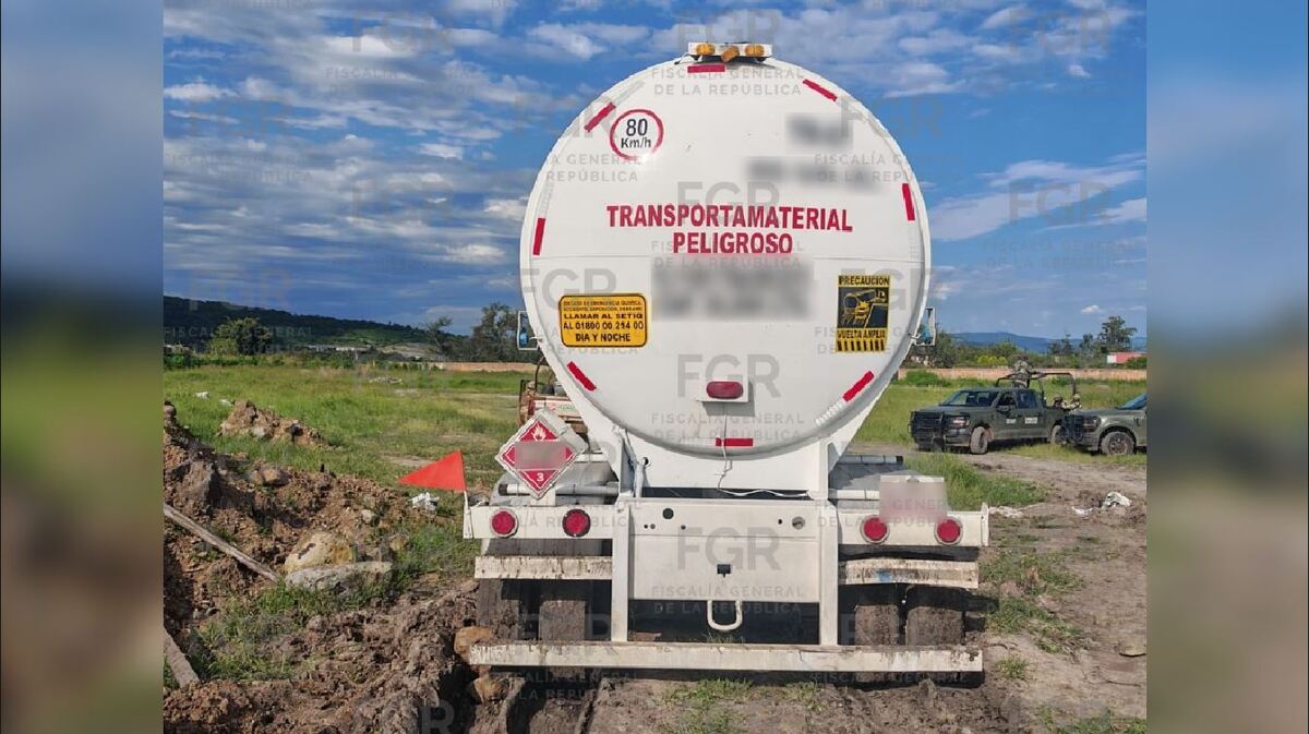 Pese a asegurar el vehículo, autoridades no encontraron al responsable de la unidad. | FGR