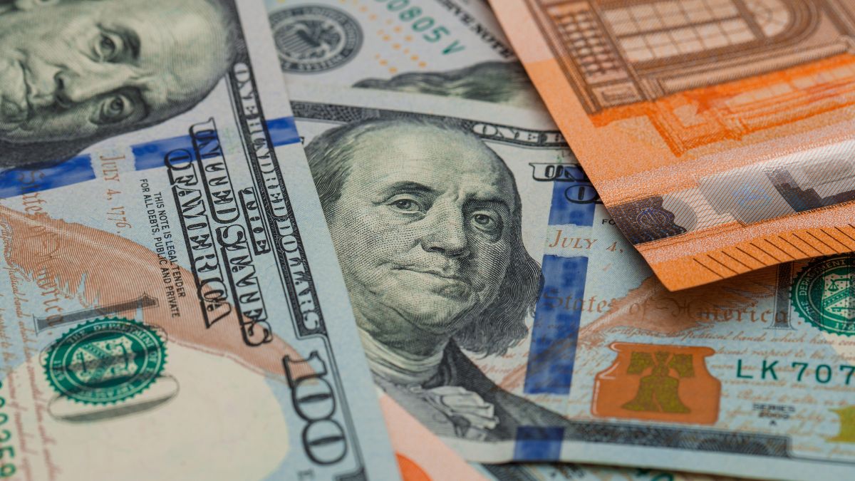 Peso mexicano lucha por mantenerse por debajo de los 17.00 puntos los primeros días de septiembre.