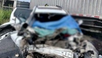 Producto del choque, el portabebé salió expulsado y fue hallado a un costado de la carretera |