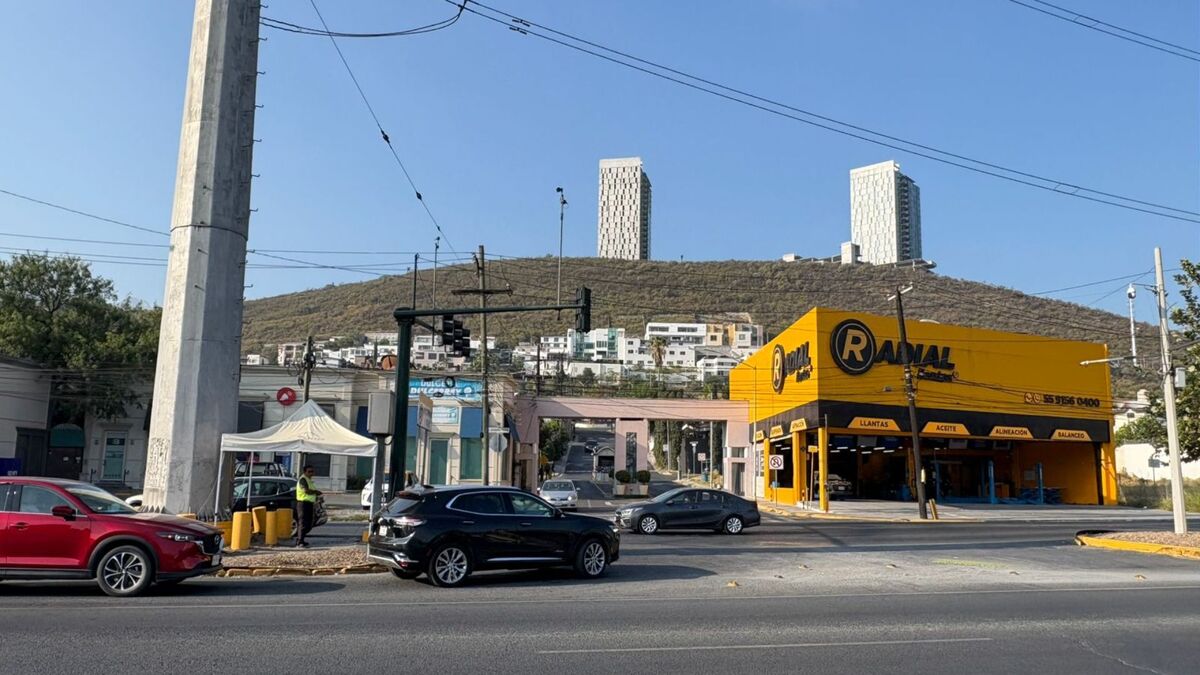 Retirarán semáforo que provoca congestionamiento en Morones Prieto