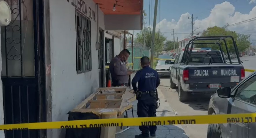 La zona fue acordonada por elementos de la Policía Municipal, quienes permanecieron en el sitio.