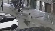 Tras cometer el crimen, el agresor huyó hacia su vivienda, la cual se encontraba ubicada a pocos metros de la escena del crimen.