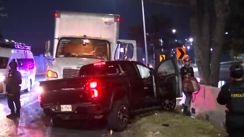 Conductor en aparente estado de ebriedad provoca aparatoso choque en Monterrey