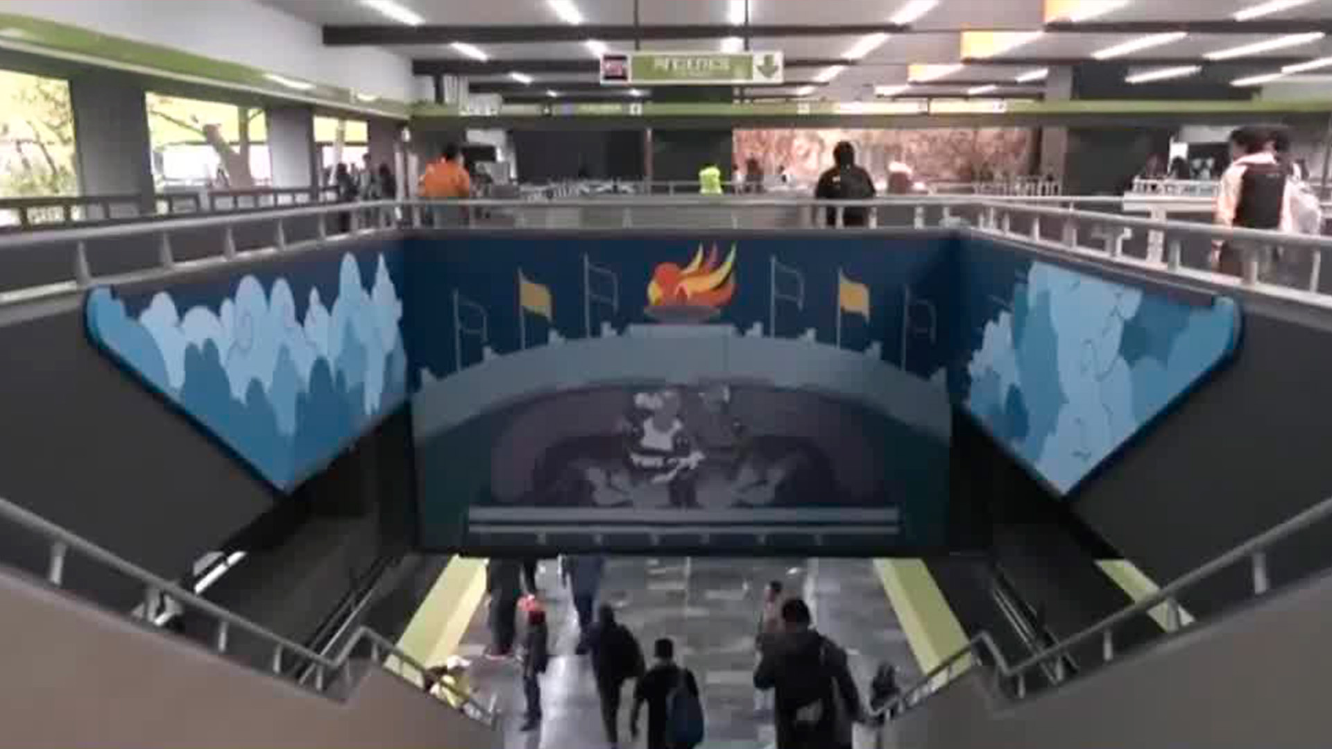 Estudiantes celebran murales en estación del Metro Universidad