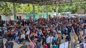 Representantes de los pueblos Náhuatl y Tének.