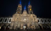 Aferrados a la fe, familiares y amigos de Ricardo Cabezas Talavera acudieron este jueves a la Basílica de Zapopan.