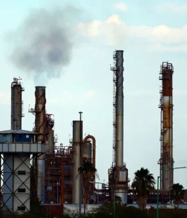 Nuevo León pide inspección urgente a refinería de Cadereyta por olores a azufre
