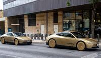 Un par de Cybercabs de Tesla circulan por el centro de Austin, Texas, el 3 de septiembre de 2026. | Foto: Ronaldo Schemidt
