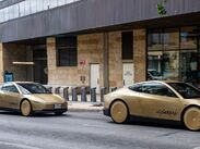 Un par de Cybercabs de Tesla circulan por el centro de Austin, Texas, el 3 de septiembre de 2026. | Foto: Ronaldo Schemidt
