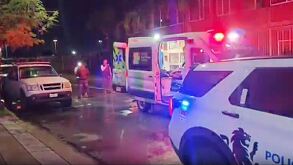 Paramédicos atendieron al hombre y lo trasladaron a un clínica para su mejor atención.