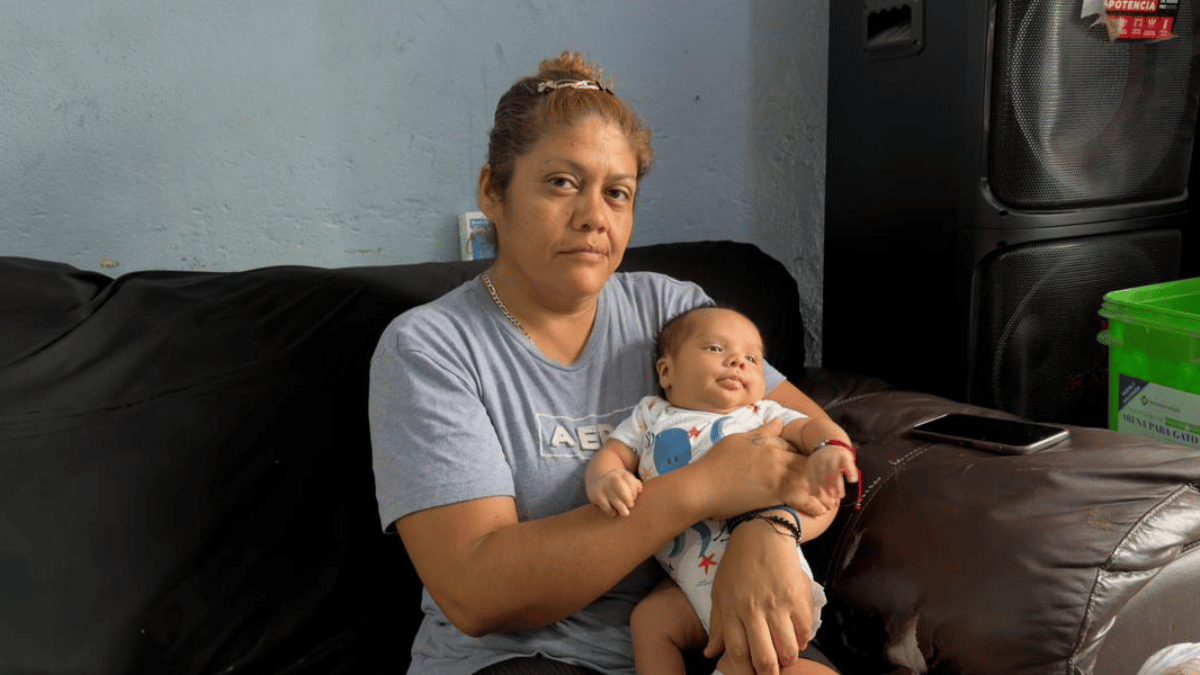 Piden apoyo de gastos medicos para Eithan bebé recien nacido