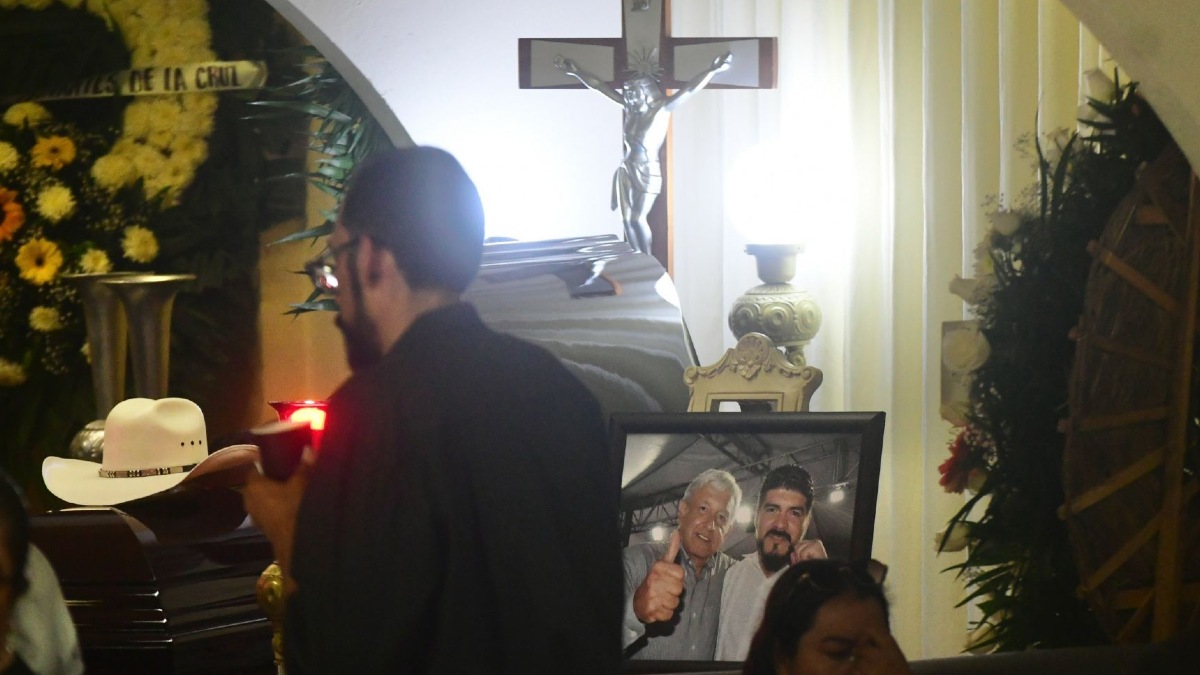 El velorio del diputado Zenyazen Escobar se lleva a cabo en la ciudad de Xalapa, Veracruz | Tonatiuth Navarro