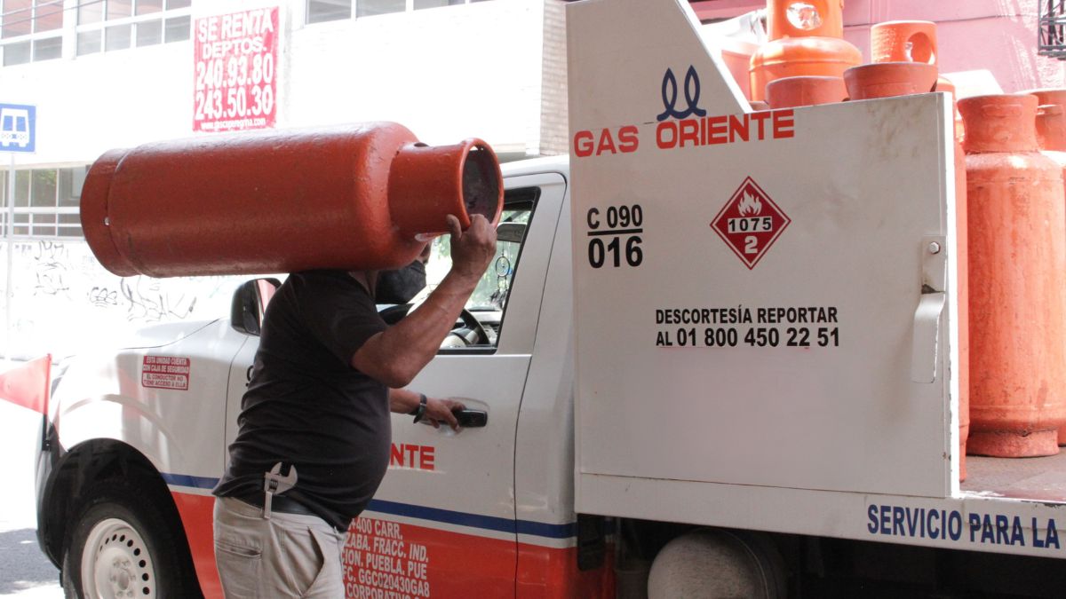 Distribución de cilindros de gas LP doméstico en el estado de Puebla, donde el tanque de 20 kilogramos subirá su costo