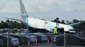 La aeronave siniestrada es un Boeing 767-300 de aproximadamente 32 años de antigüedad reconvertido a carguero