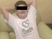Hoy, a un año de su ausencia, una veladora permanece a las afueras del establecimiento en memoria de Sebastián.