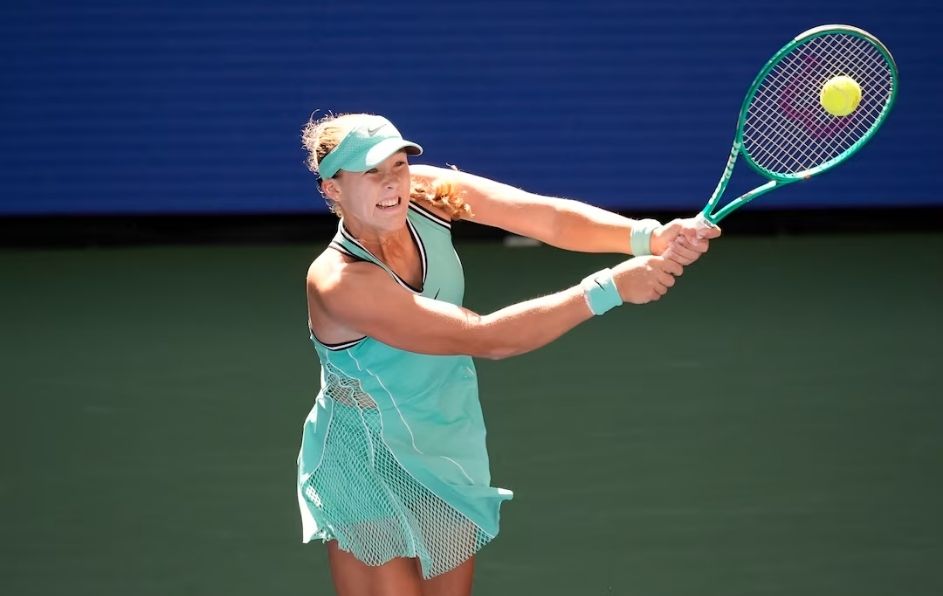 Mirra Andreeva, campeona de Wimbledon, vino de atrás ante Anastasia Potapova para clasificar por primera vez a los cuartos de final de este certamen.
