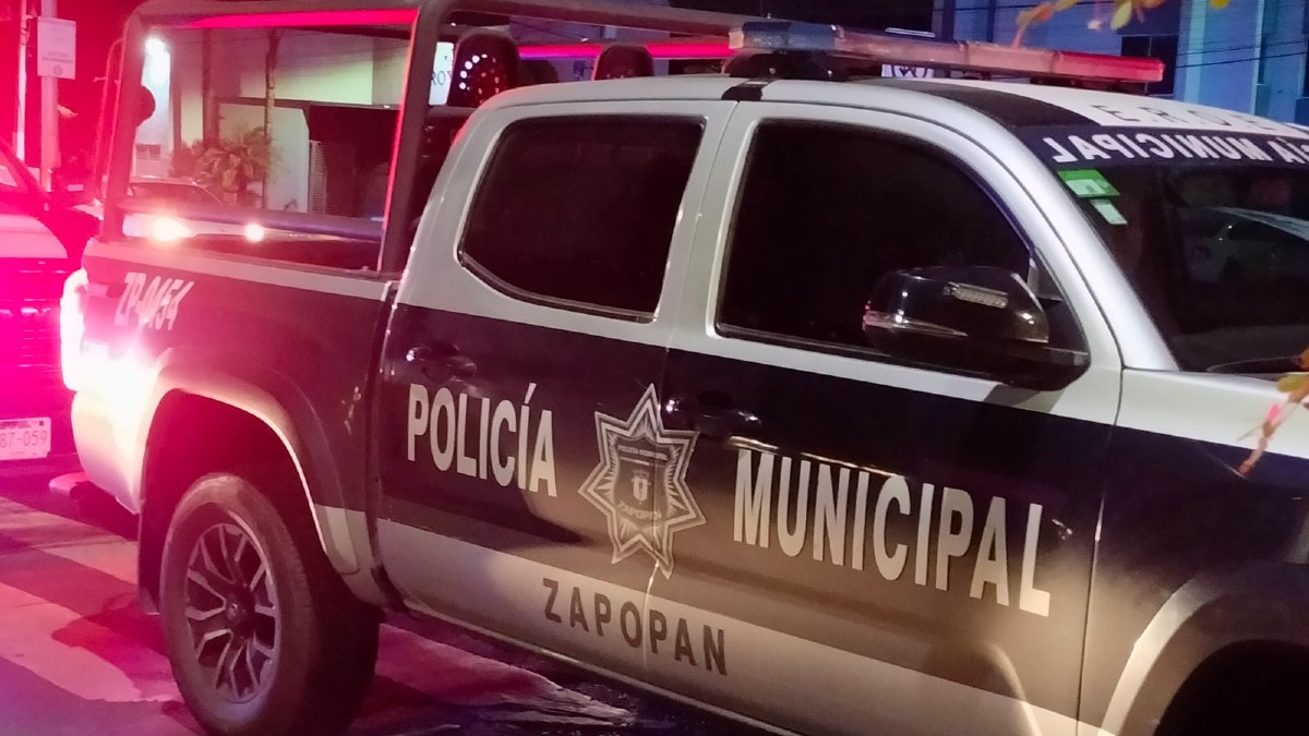 Los oficiales aseguraron al copiloto del auto donde se localizó el arma de fuego