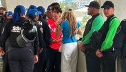 Santiago Domínguez fue captado rodeado por elementos de seguridad en el Estadio Banorte / @espartanasmx