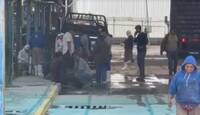 Al lugar arribaron elementos de seguridad pública para delimitar la zona