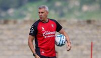 Asegura Hernán Crespo: Pagamos caro el precio de los errores | Atlas