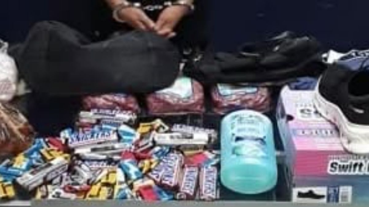 Se les aseguraron un par de tenis, tres paquetes de carne, barras de chocolates variados, una botella de shampoo y prendas de ropa interior.